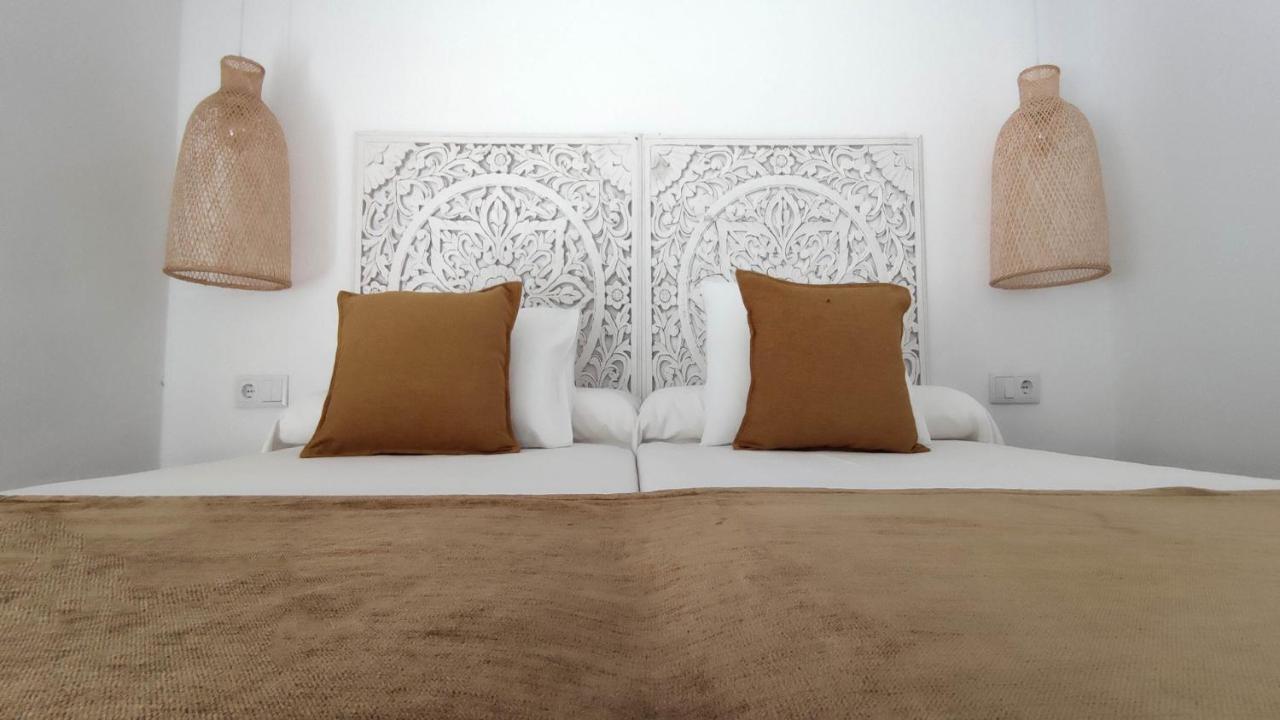 La Posada De Lola - Adults Only Hotel Bolonia Exterior photo